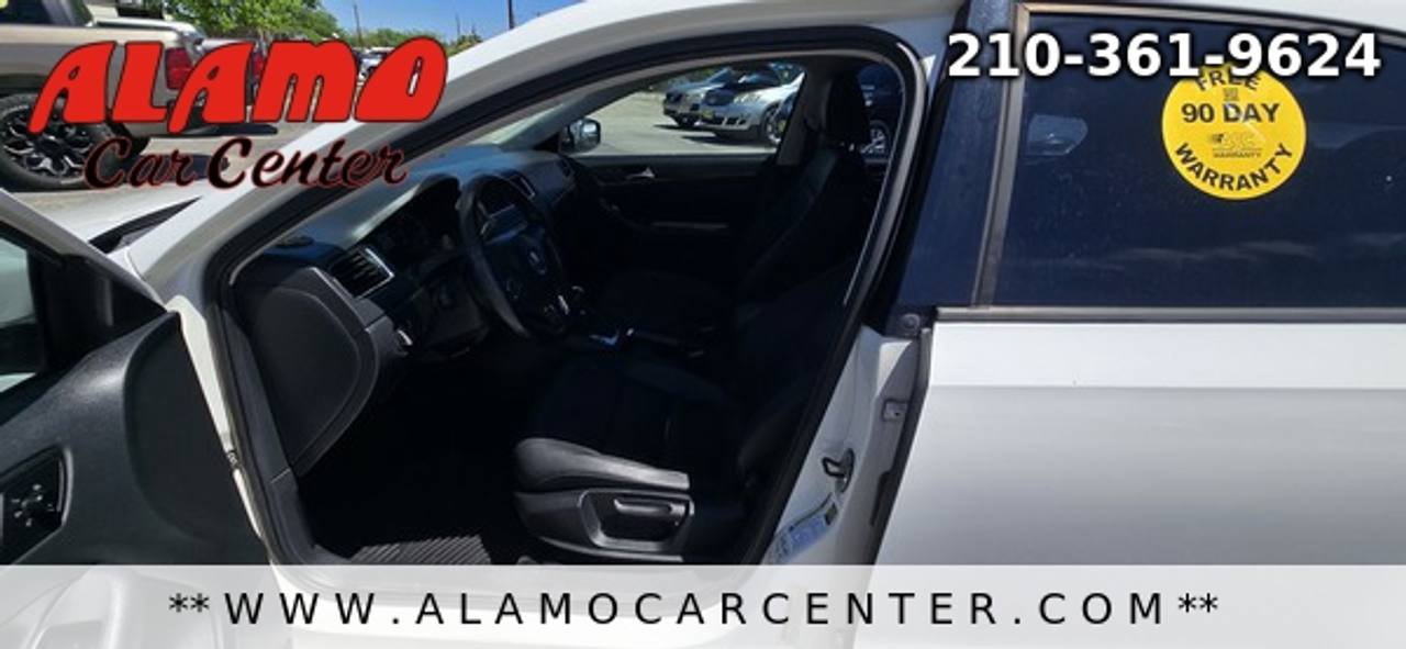 Used 2011 Volkswagen Jetta SE FWD image 29