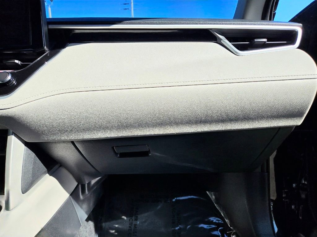 Used 2024 Toyota Corolla Cross L image 40