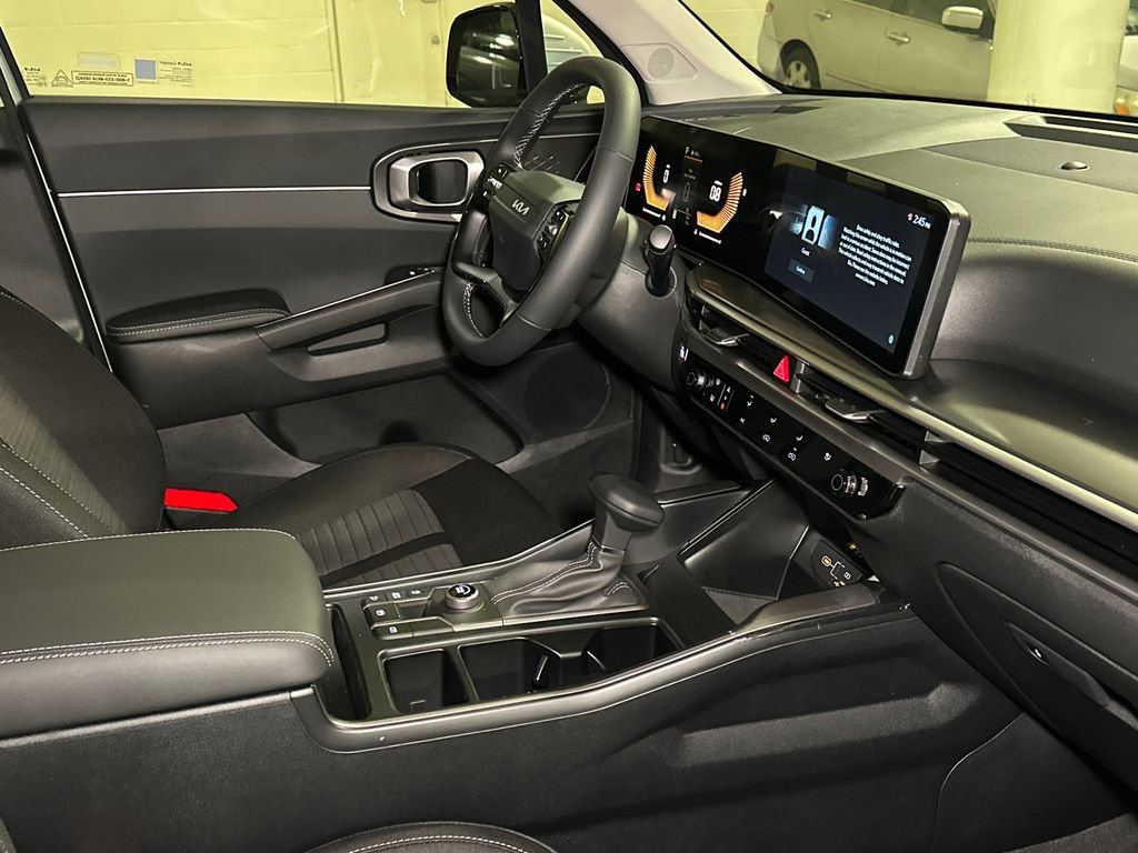 New 2026 Kia Sorento LX FWD image 10