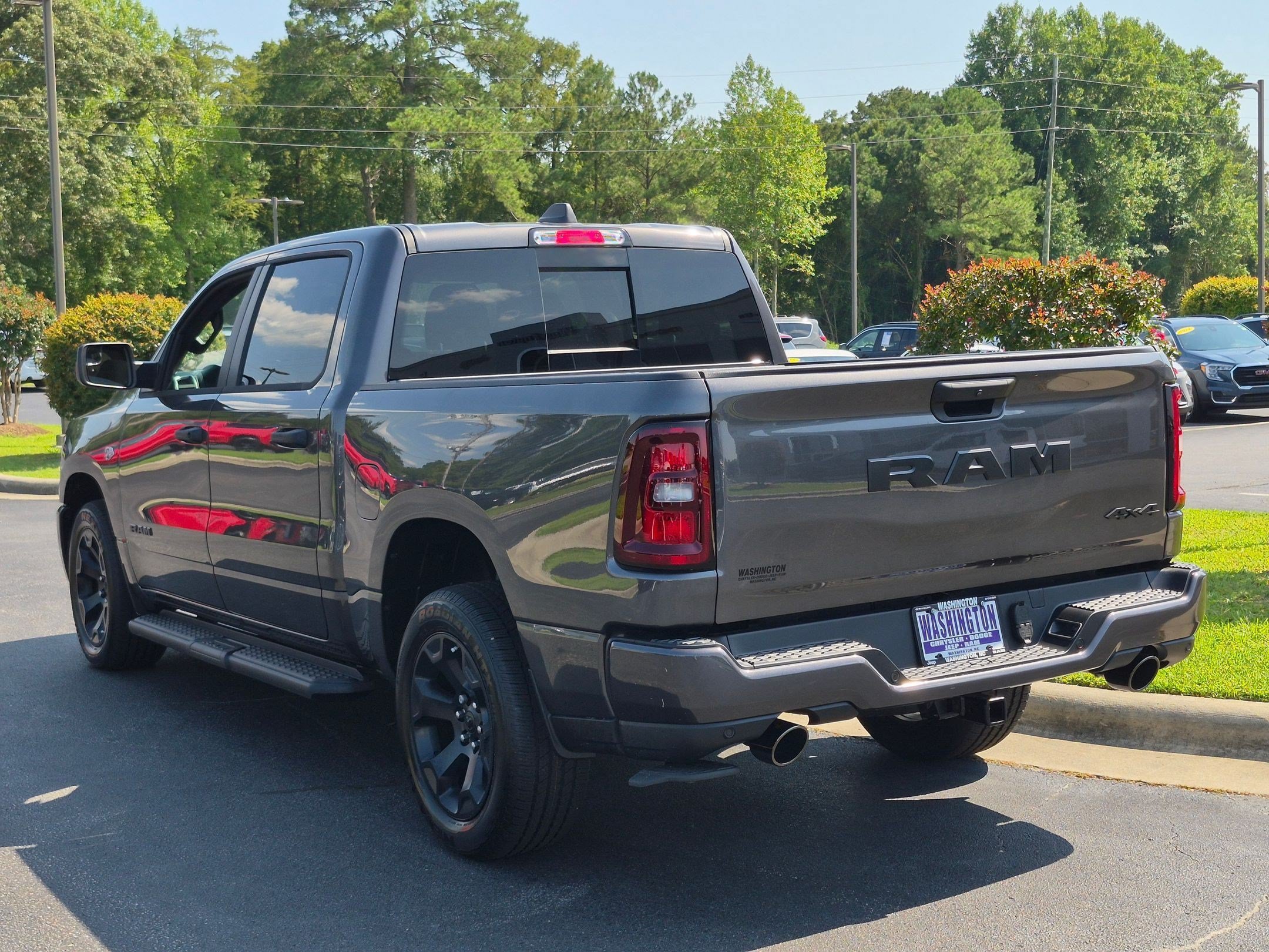 New 2026 RAM 1500 Express AWD/4WD image 7