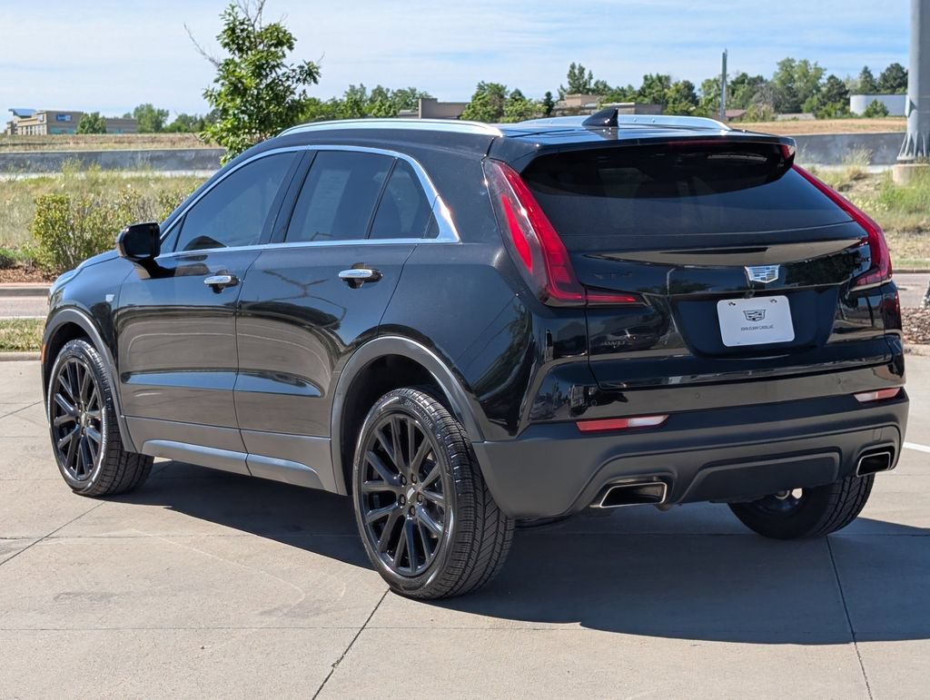 Used 2023 Cadillac XT4 Luxury w/ LPO, Onyx Lite Package AWD/4WD image 3