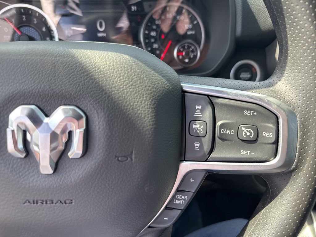 New 2026 RAM 1500 Express AWD/4WD image 12
