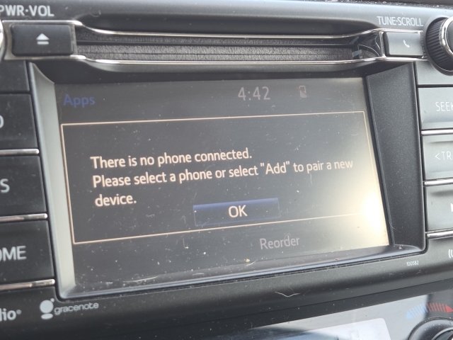 Used 2017 Toyota RAV4 XLE AWD/4WD image 4