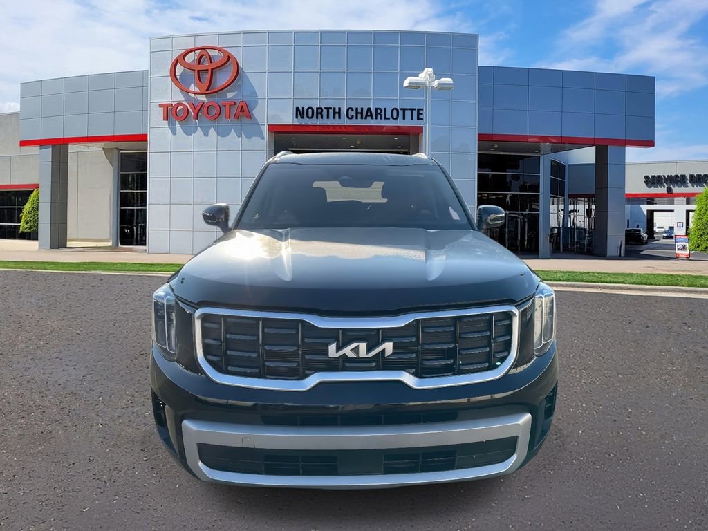 Used 2023 Kia Telluride S w/ S Sunroof Package image 4