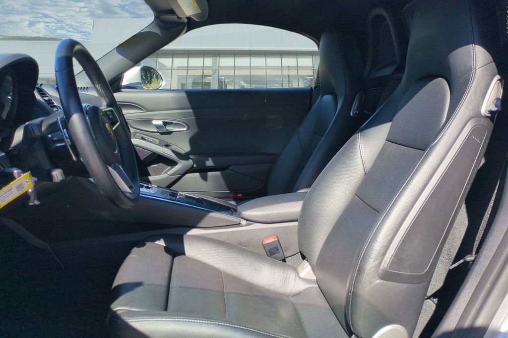 Used 2018 Porsche 718 Boxster image 14