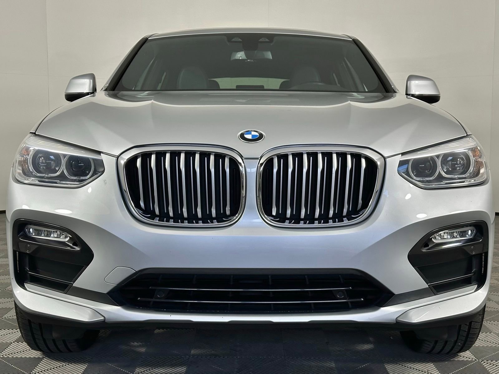 Used 2019 BMW X4 xDrive30i w/ Driving Assistance Package AWD/4WD image 2