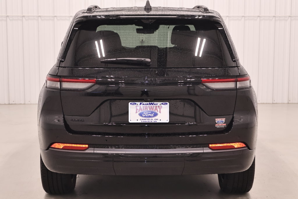 Used 2026 Jeep Grand Cherokee Limited AWD/4WD image 8