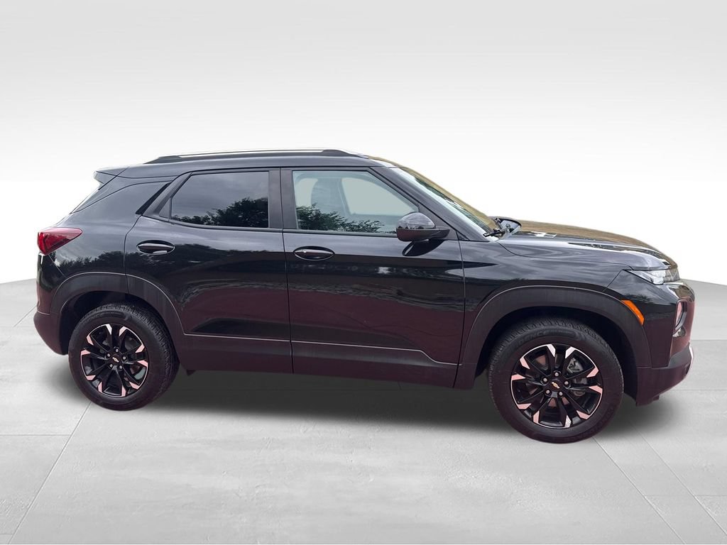 Used 2023 Chevrolet TrailBlazer LT AWD/4WD image 11