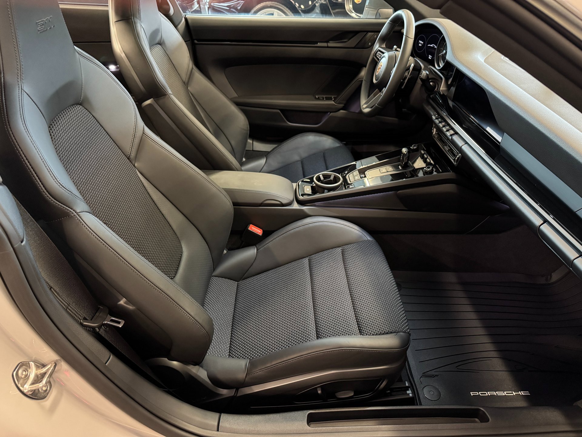 Used 2024 Porsche 911 Carrera T image 32