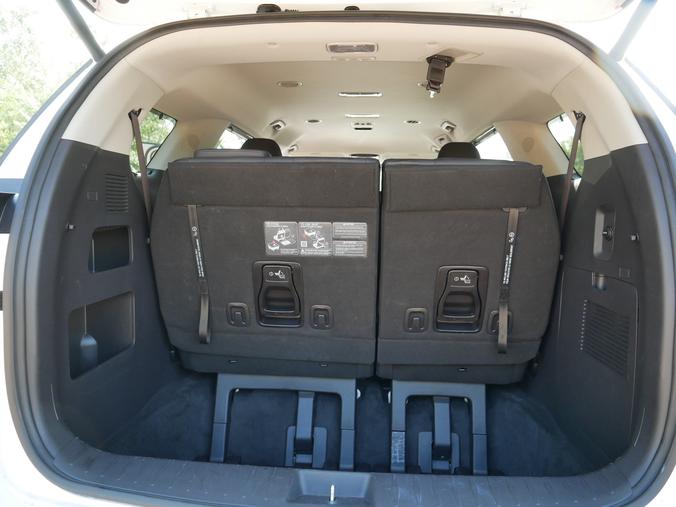 Certified 2024 Kia Carnival EX FWD image 18