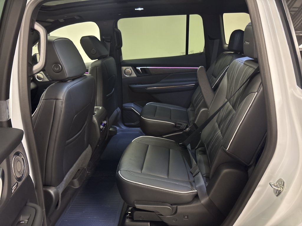 New 2026 Buick Enclave Avenir w/ Super Cruise Package FWD image 32