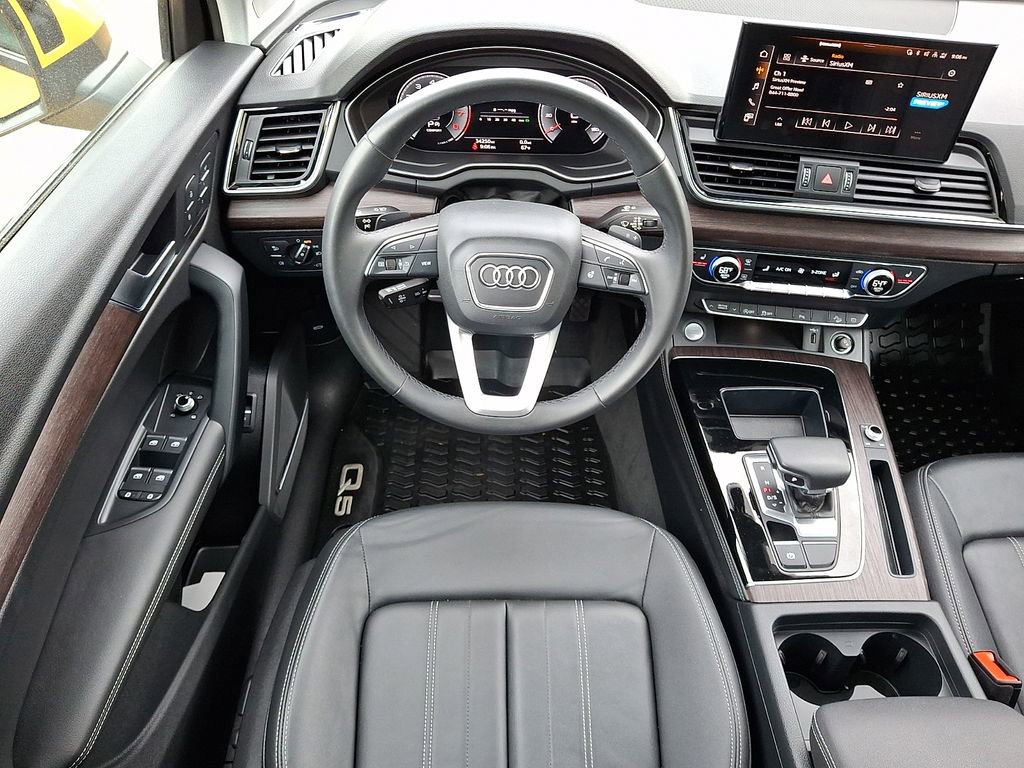 Used 2023 Audi Q5 2.0T Premium Plus w/ Premium Plus Package AWD/4WD image 11