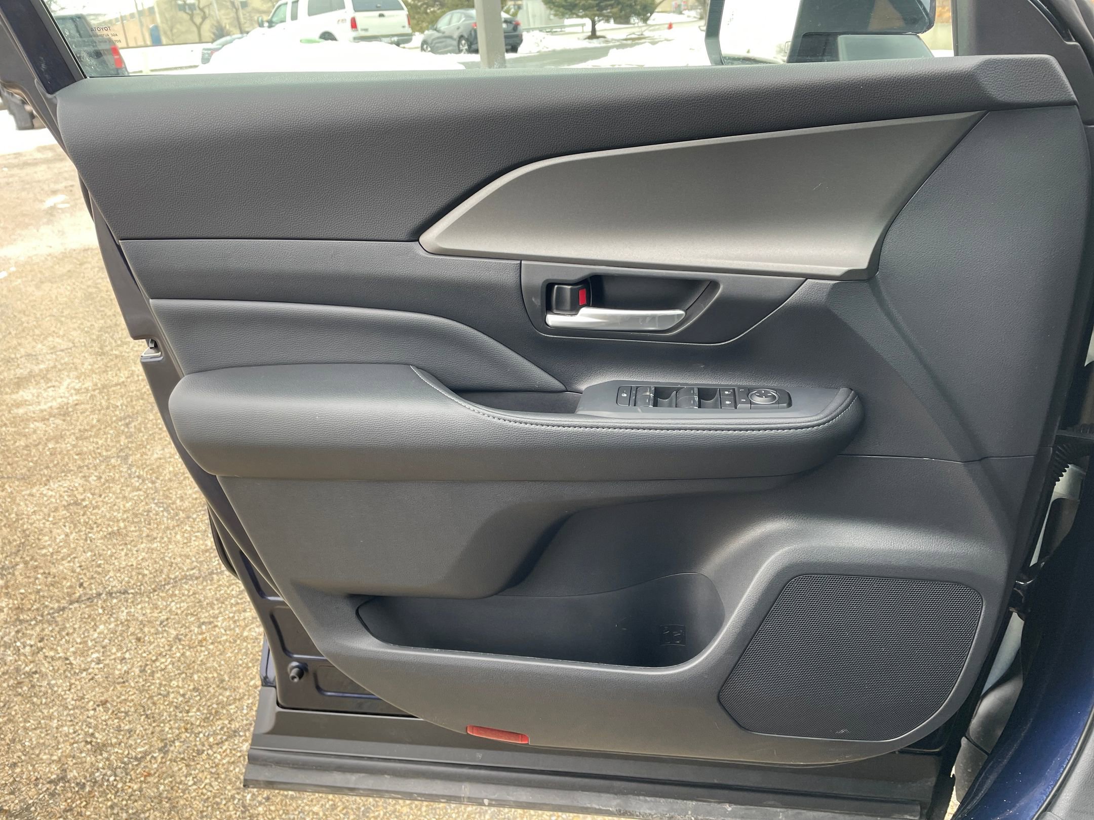 Used 2025 Toyota Grand Highlander FWD image 18