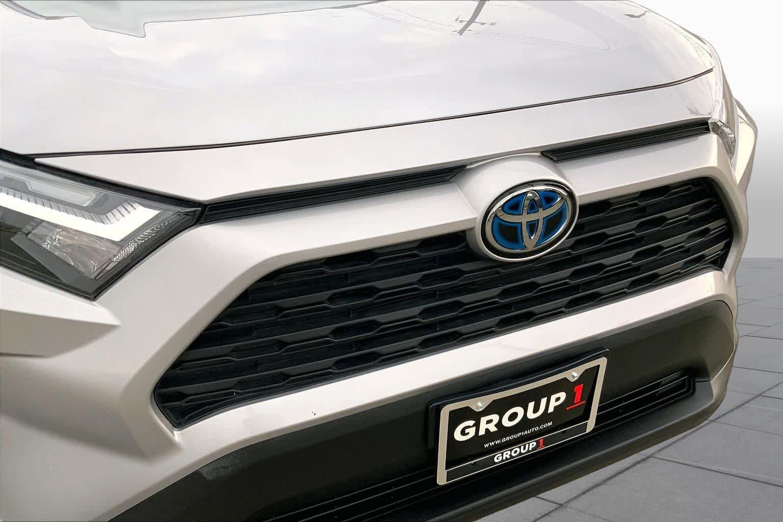 Used 2024 Toyota RAV4 XLE AWD/4WD image 59