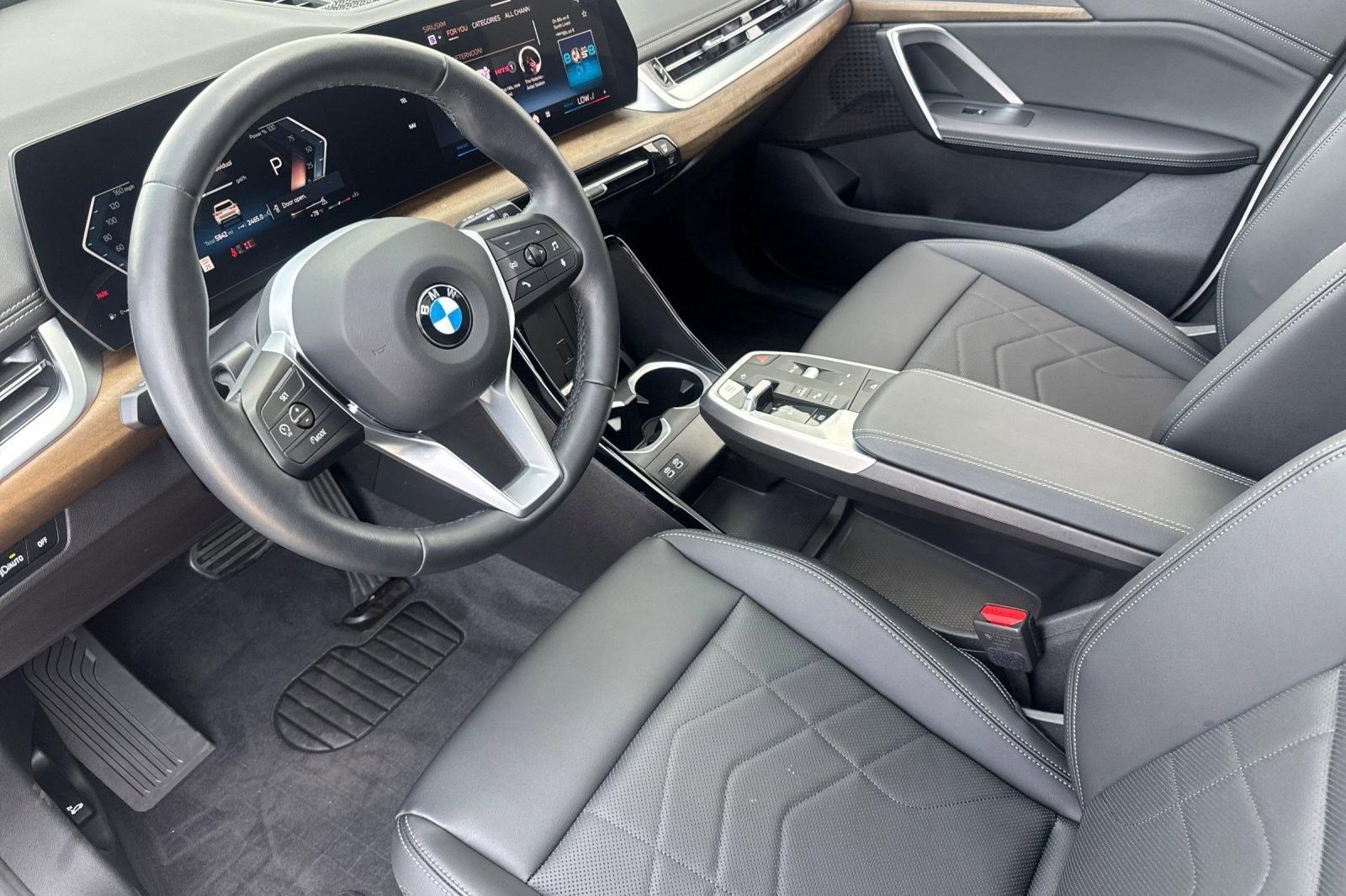 Used 2025 BMW X1 xDrive28i w/ Convenience Package image 4