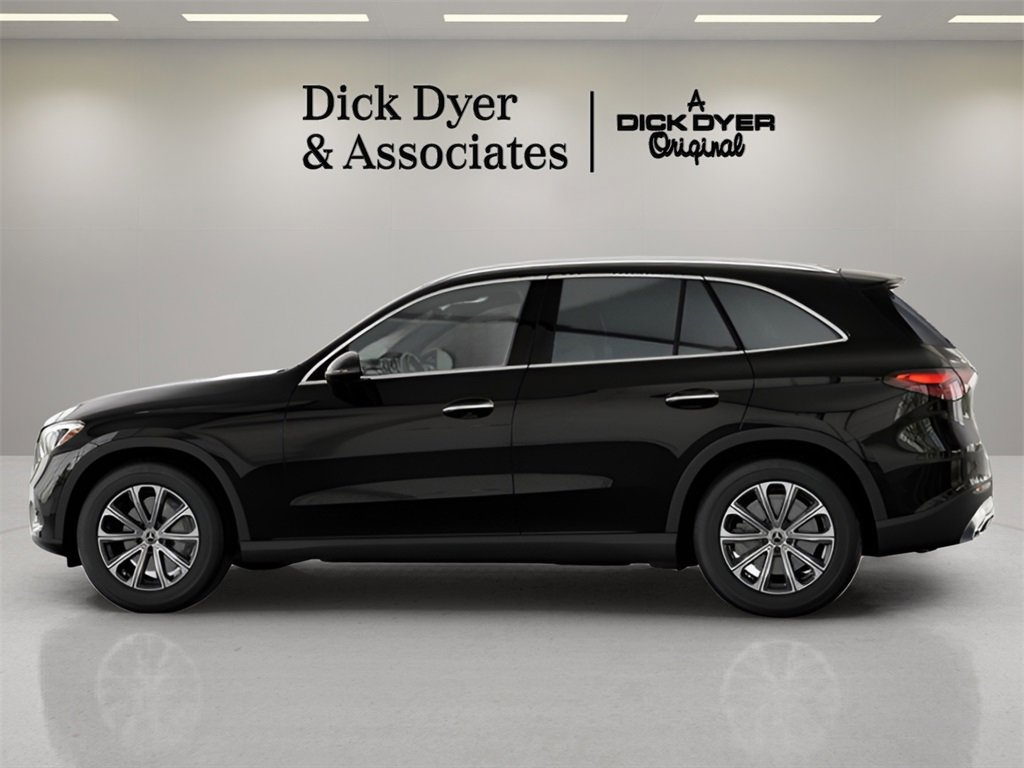 Used 2025 Mercedes-Benz GLC 300 4MATIC image 18