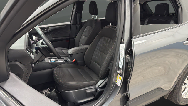 Used 2025 Ford Escape Active w/ Tech Pack #1 AWD/4WD image 9