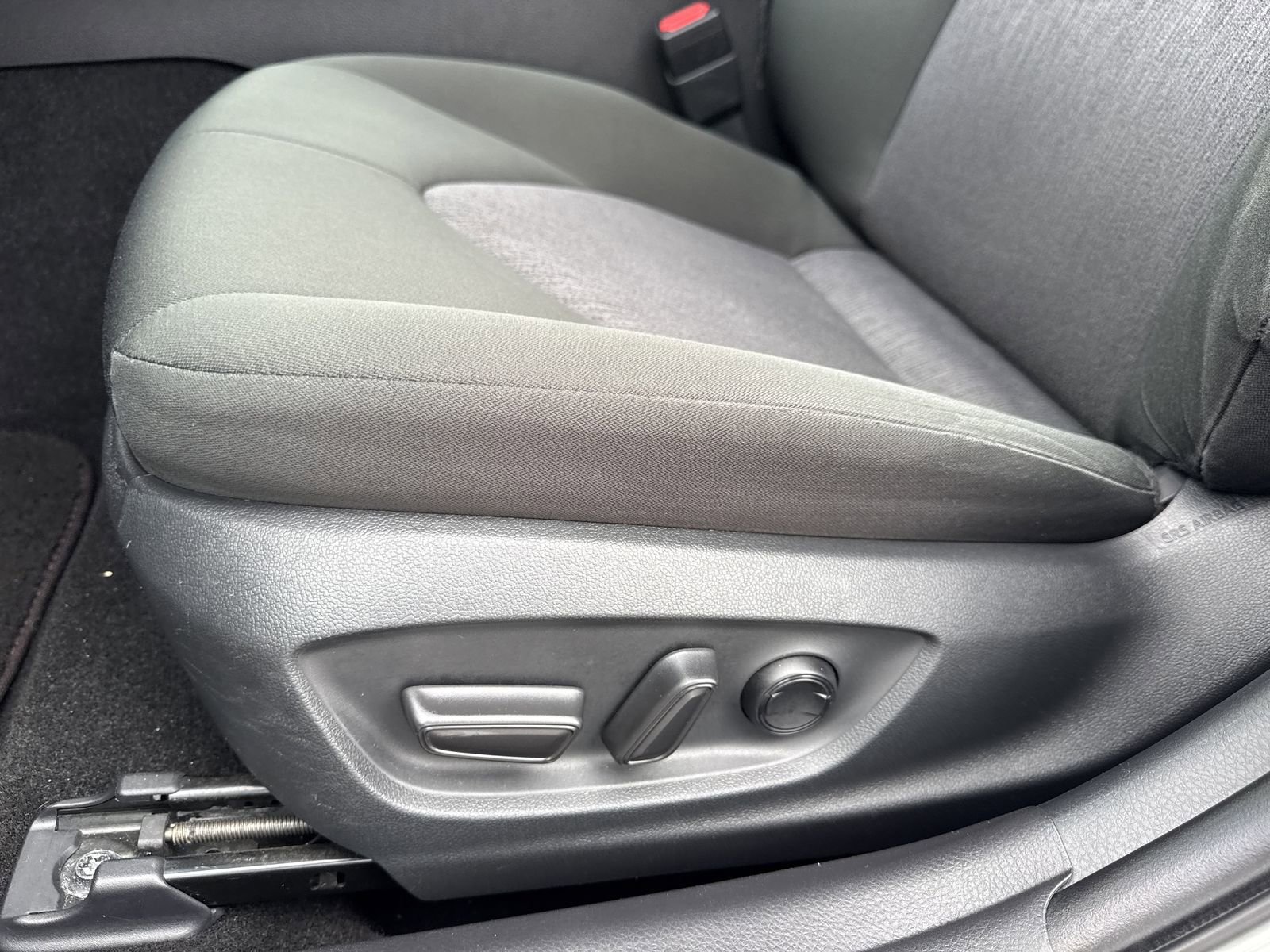 Used 2018 Toyota Camry LE image 15