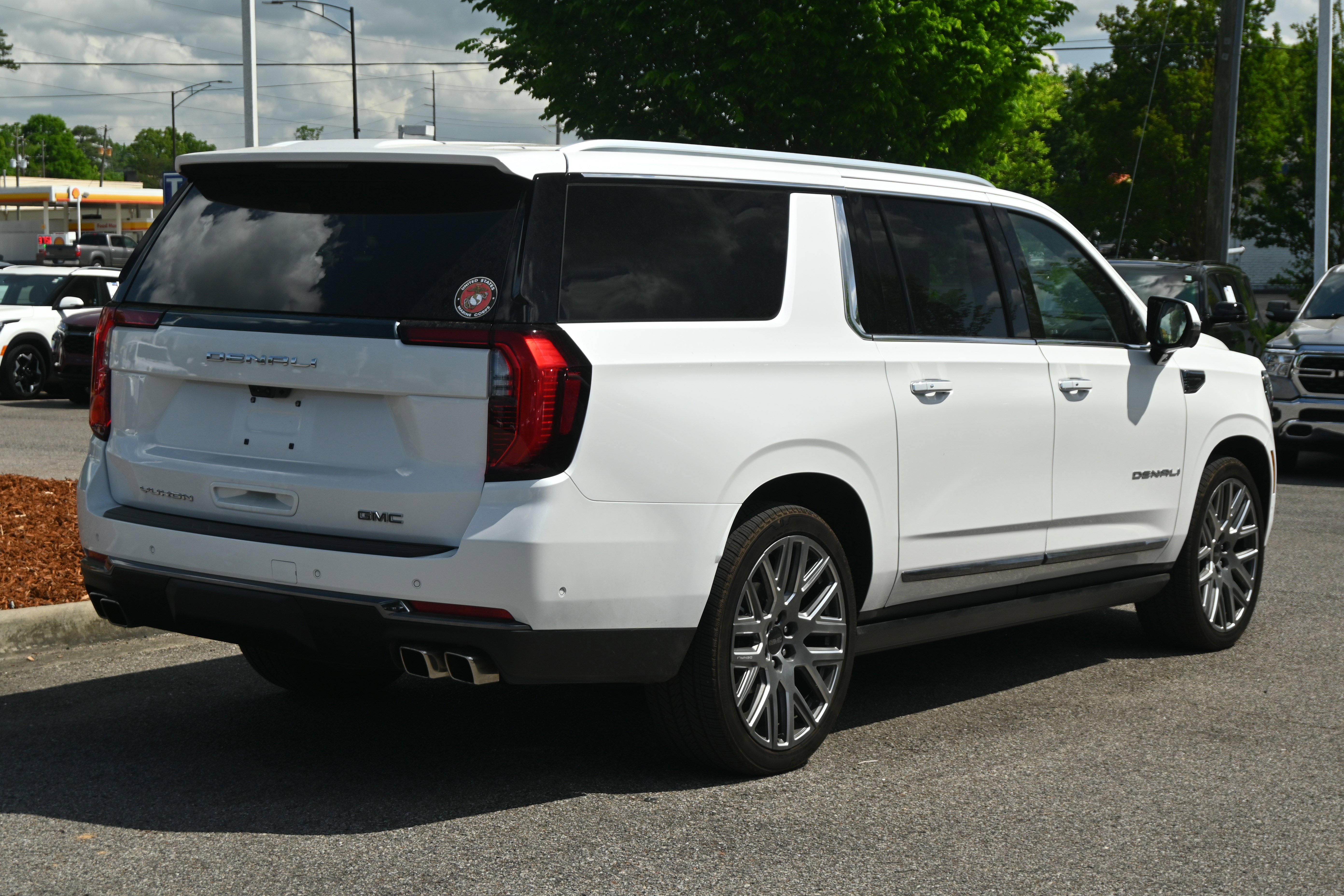 Used 2025 GMC Yukon XL Denali Ultimate image 14