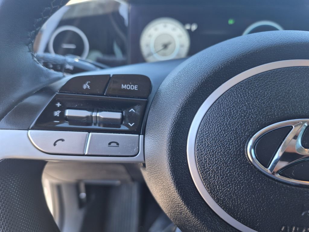 Used 2023 Hyundai Elantra Limited image 20