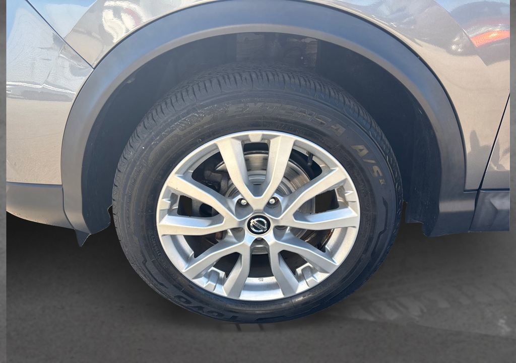 Used 2020 Nissan Rogue Sport SV image 12