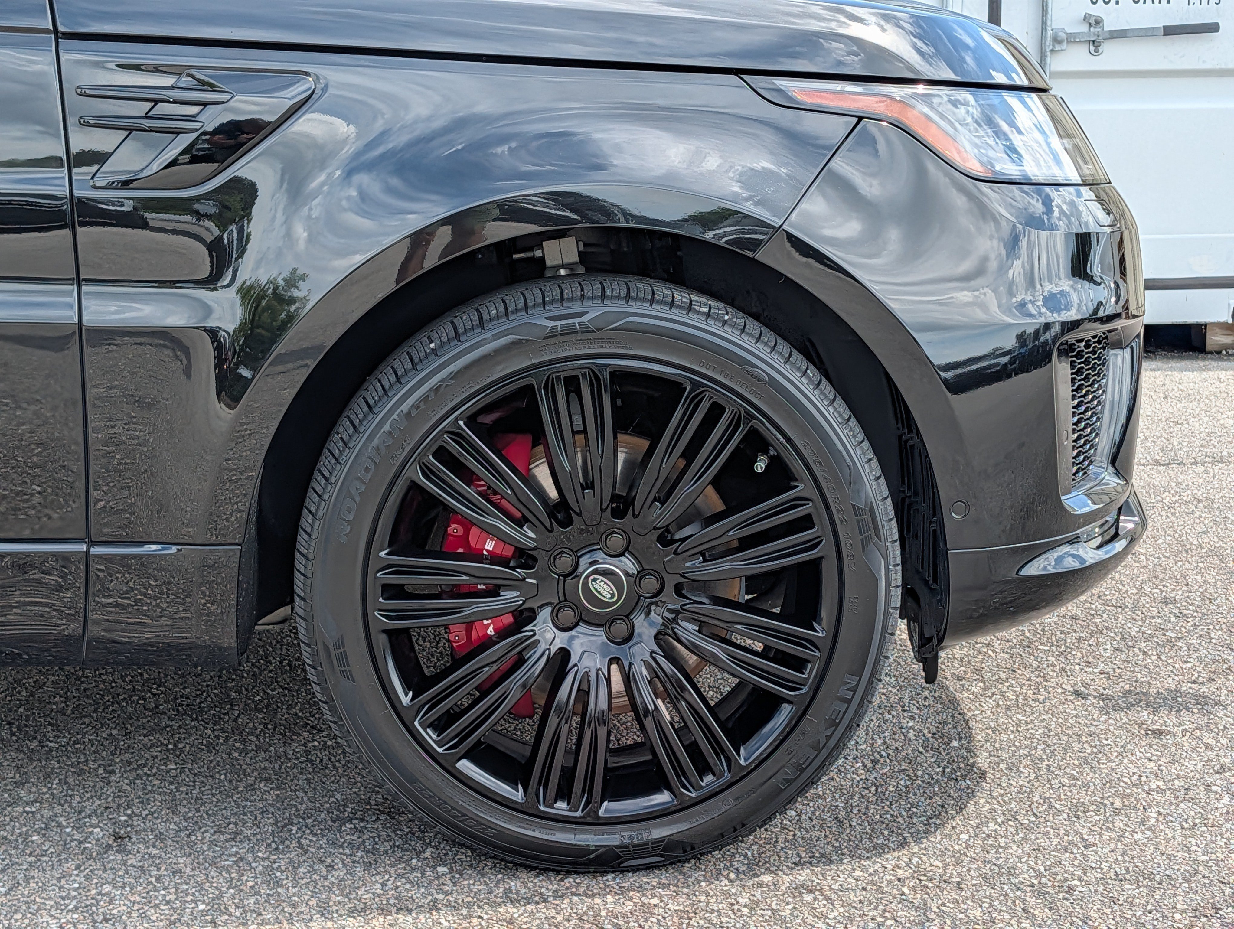 Used 2019 Land Rover Range Rover Sport Supercharged AWD/4WD image 12