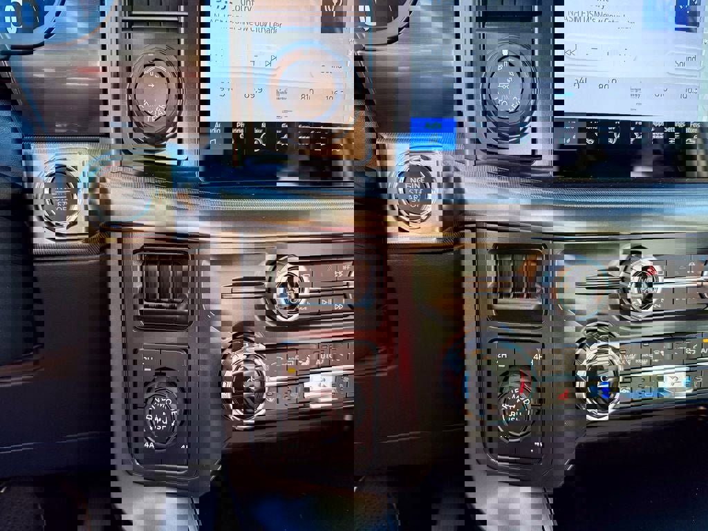 New 2026 Ford F150 Lariat w/ Equipment Group 502A High image 31