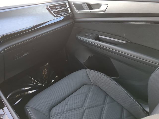 Certified 2024 Volkswagen Atlas Cross Sport SE image 17