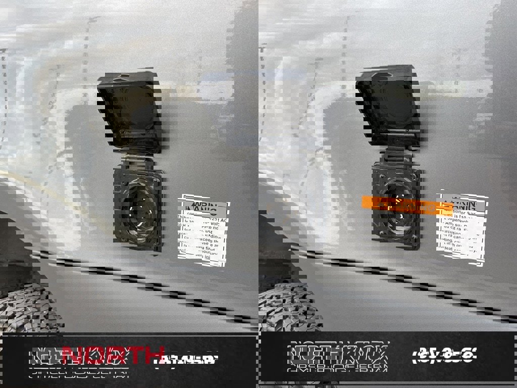 Used 2023 Mercedes-Benz Sprinter 144 Cargo image 21