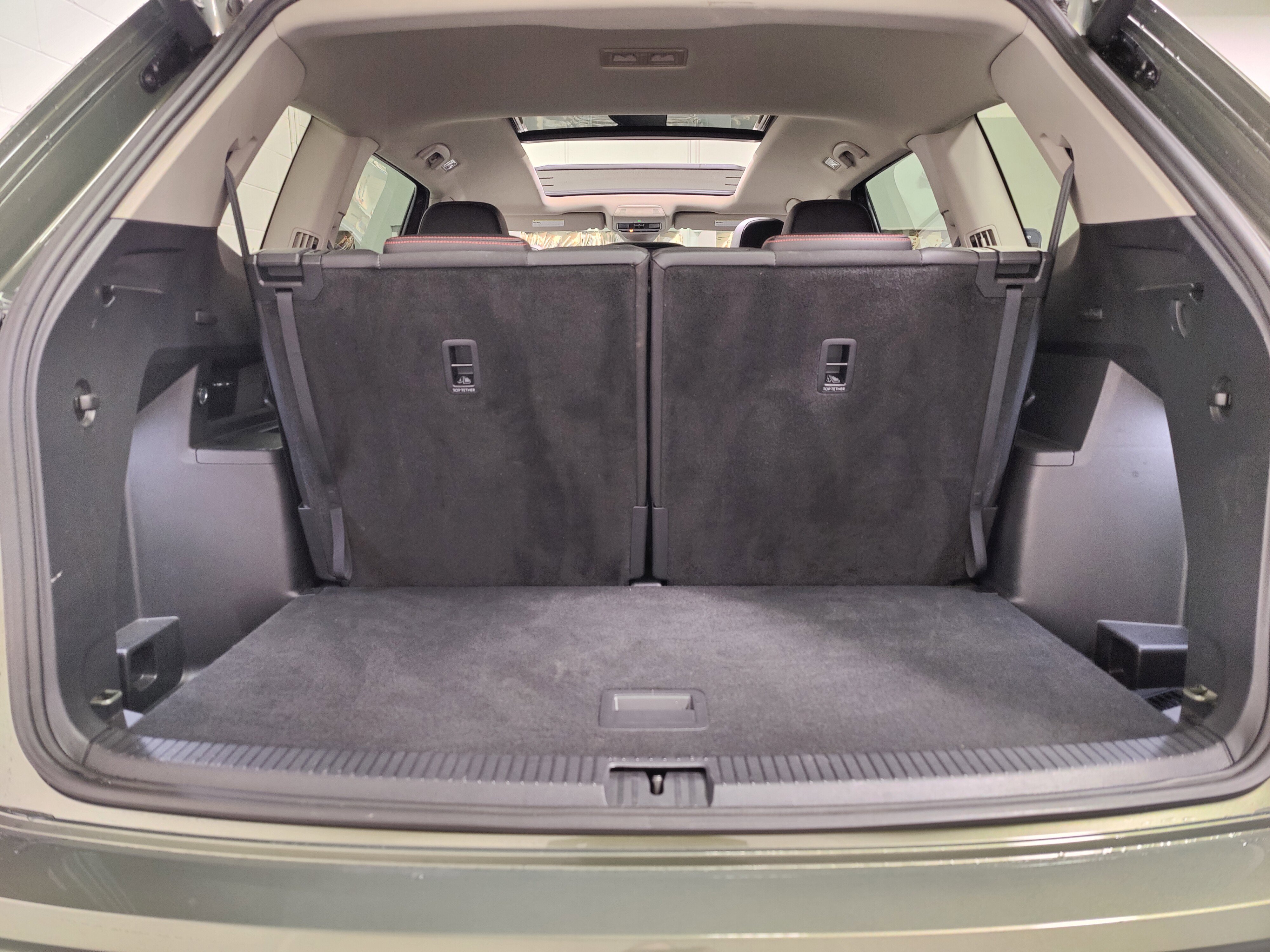 Used 2025 Volkswagen Atlas Peak Edition SE image 14