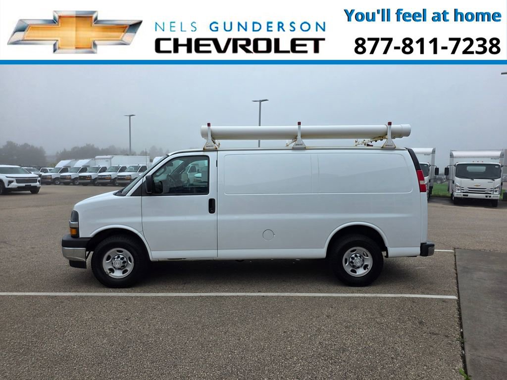 Used 2017 Chevrolet Express 3500 image 3
