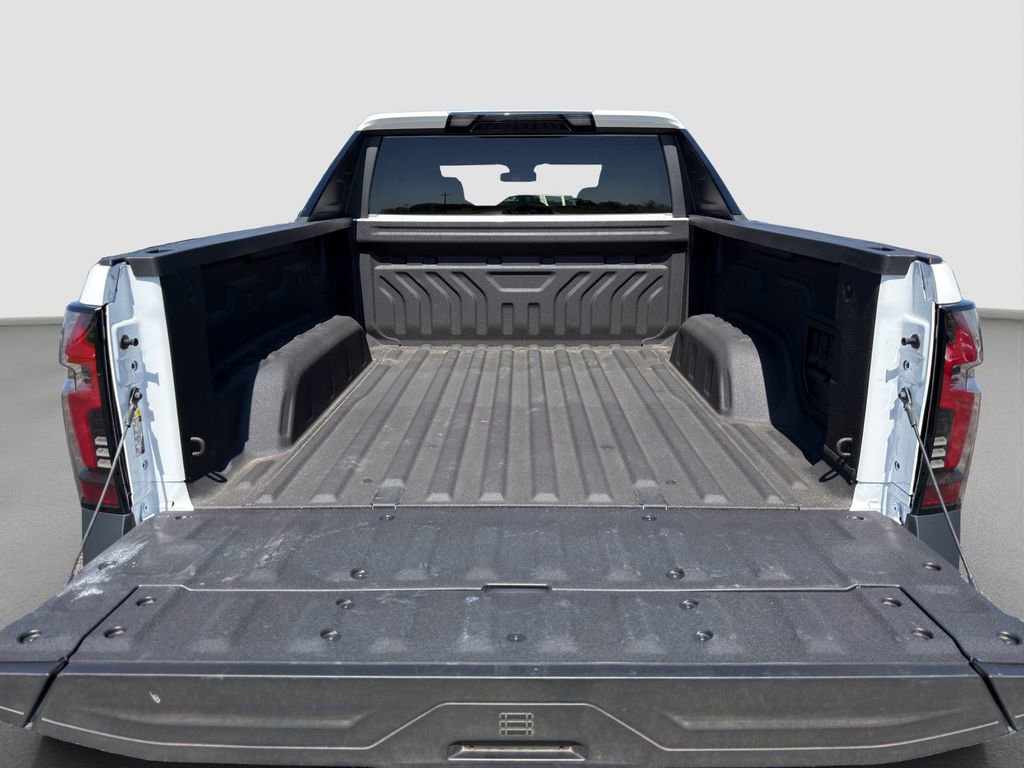 Used 2025 Chevrolet Silverado EV LT image 20