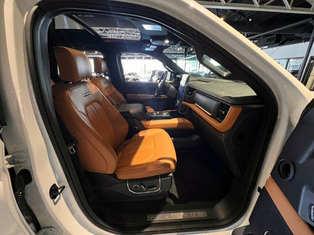 Used 2024 Ford Expedition Platinum image 17