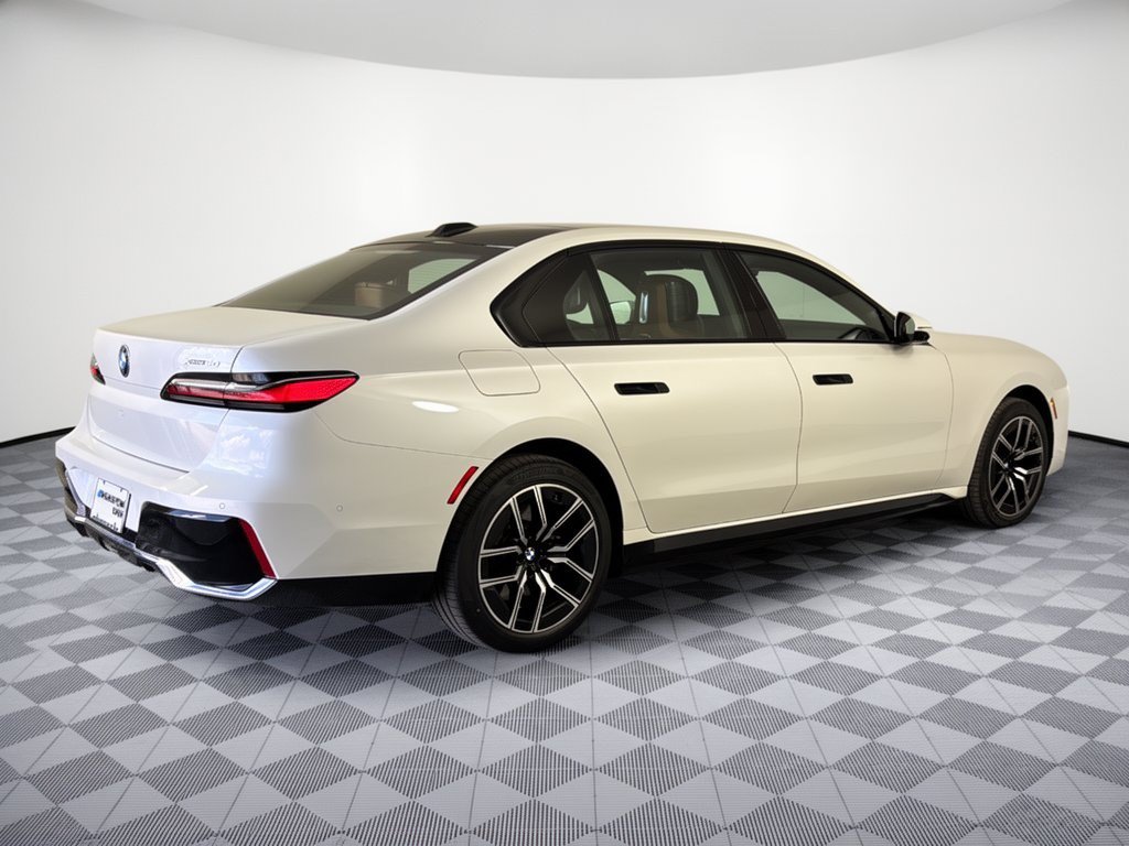 Certified 2023 BMW i7 xDrive60 AWD/4WD image 9