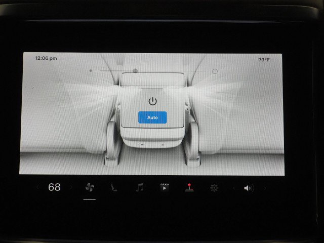 Used 2021 Tesla Model S Plaid image 37