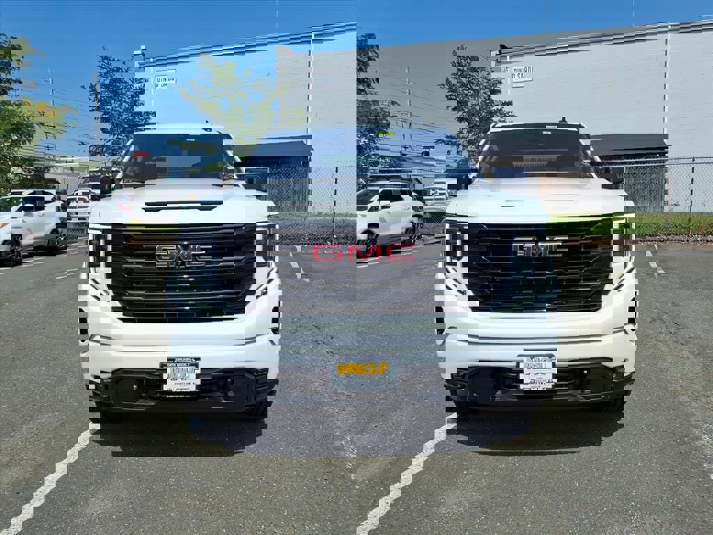 New 2026 GMC Sierra 1500 Elevation image 2