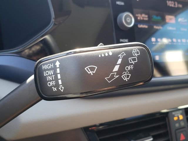 Used 2022 Volkswagen Taos SE image 31