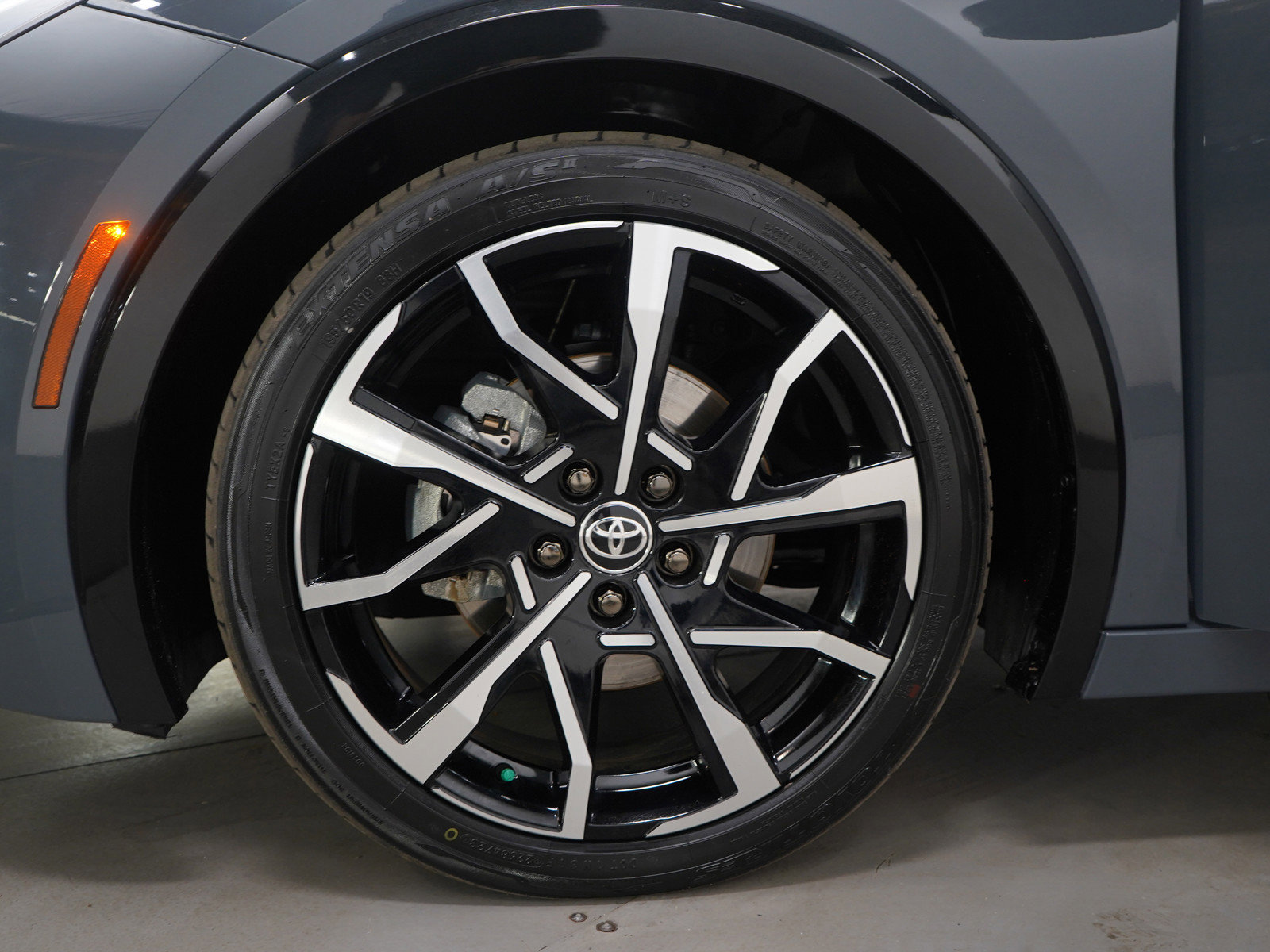 Used 2024 Toyota Prius Prime XSE Premium image 32