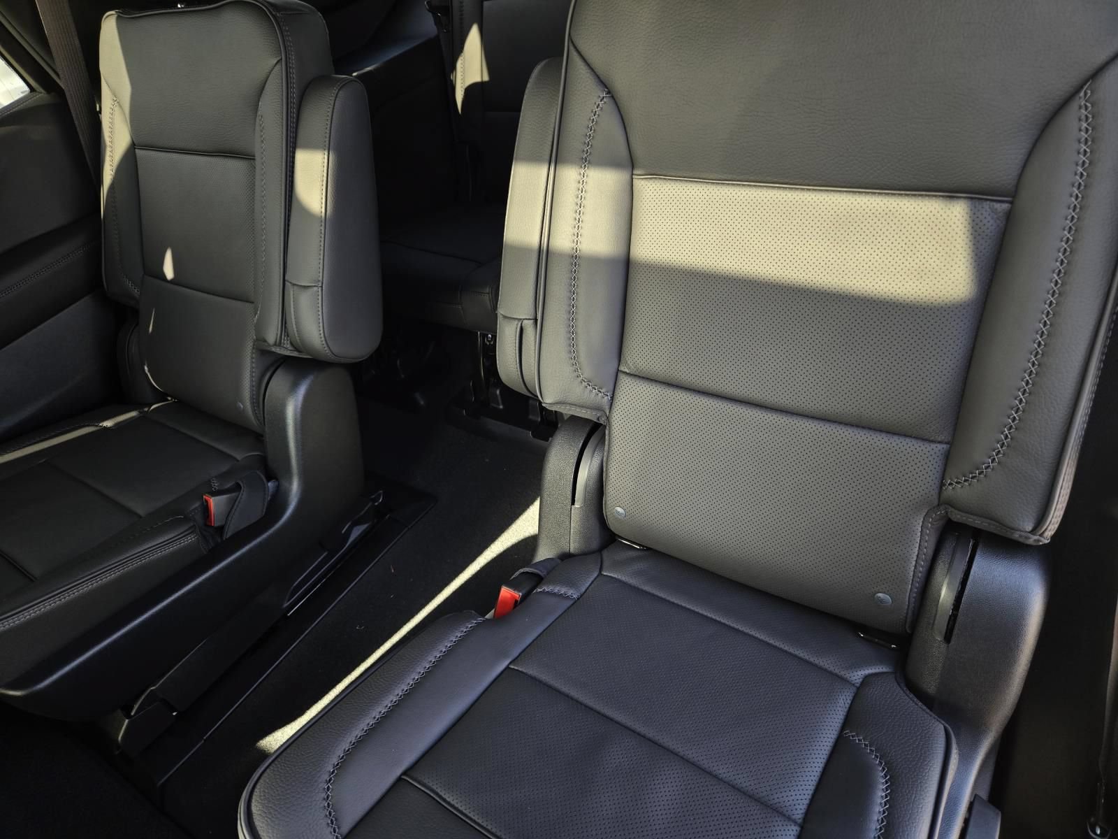 New 2026 GMC Yukon Denali w/ Sun & Power Step Package AWD/4WD image 5