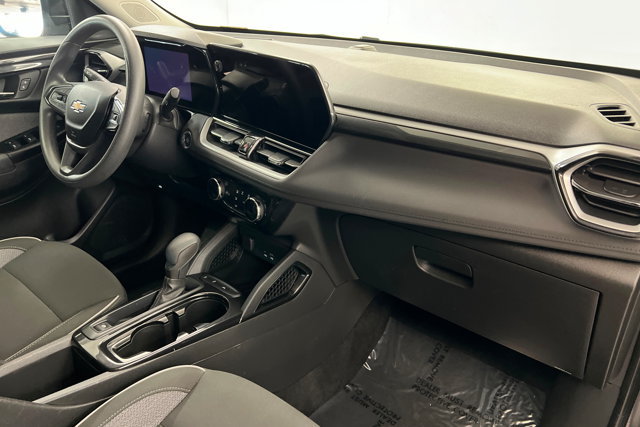 Used 2024 Chevrolet TrailBlazer LT FWD image 25