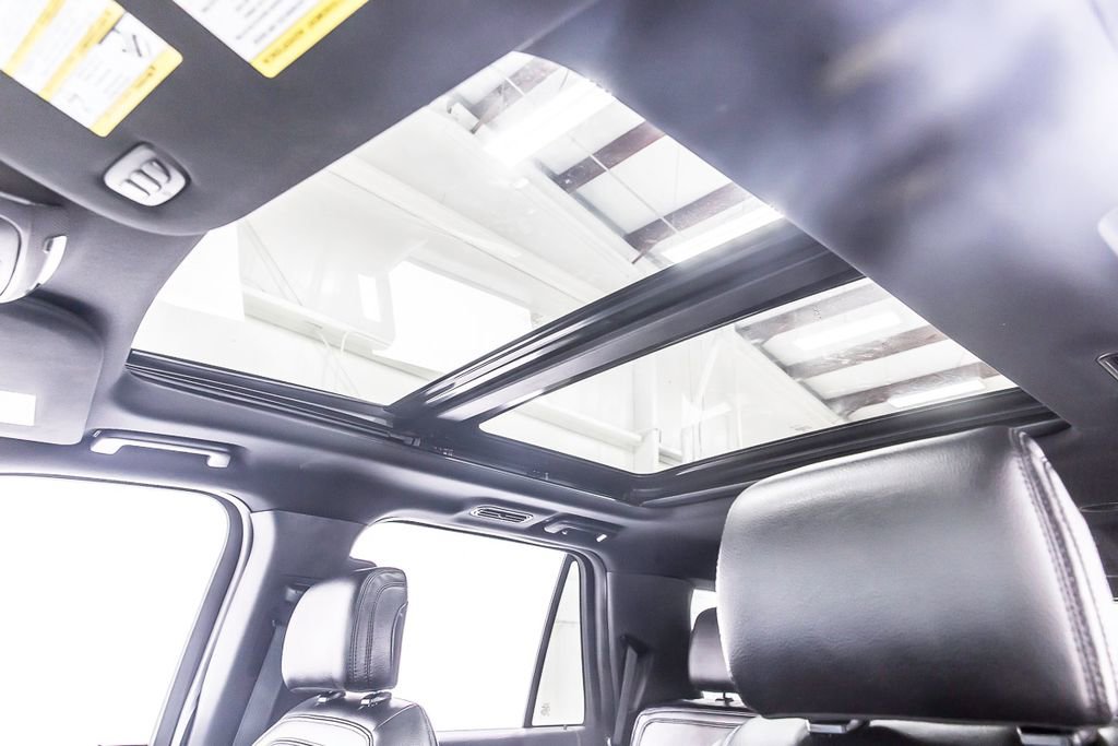 Used 2020 Ford Expedition Limited image 16