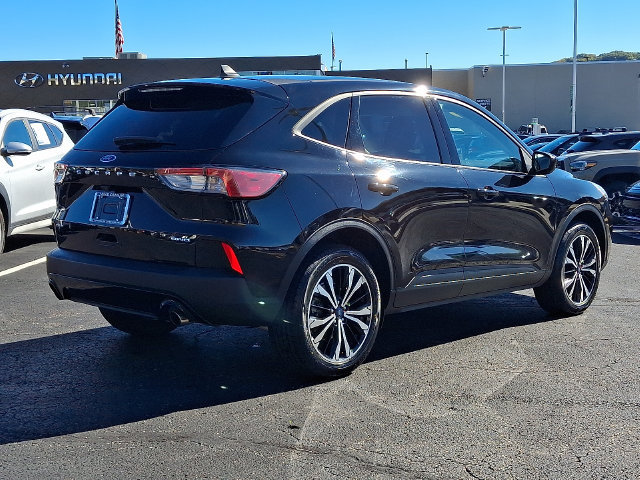 Used 2021 Ford Escape SE w/ SE Sport Appearance Package AWD/4WD image 6