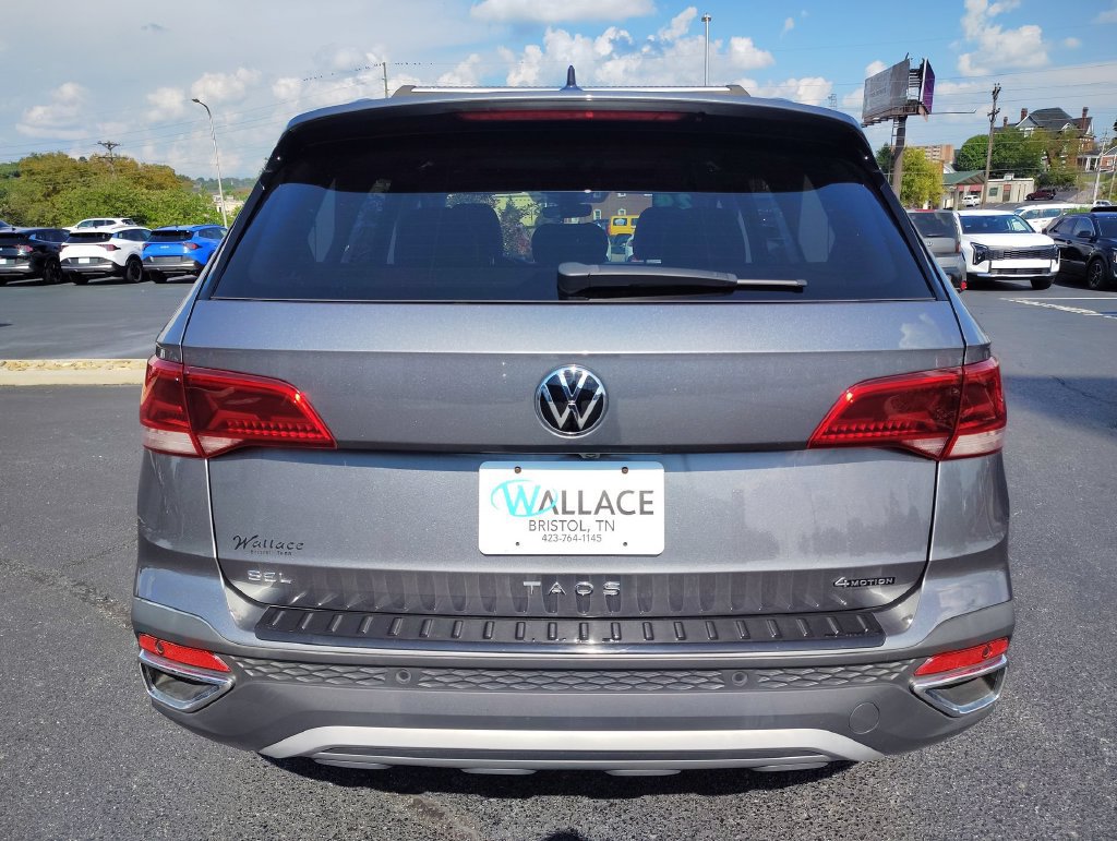 Certified 2024 Volkswagen Taos SEL AWD/4WD image 5