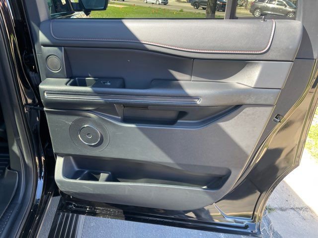 Used 2024 Ford Expedition Max Limited image 23