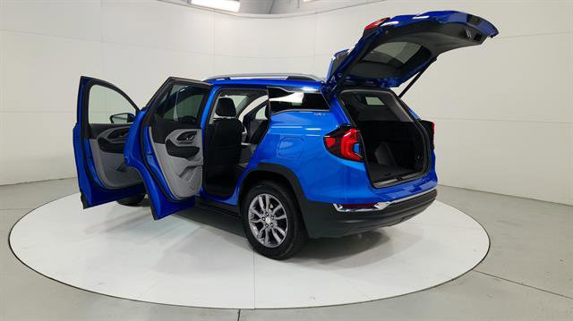 Used 2024 GMC Terrain SLT image 30