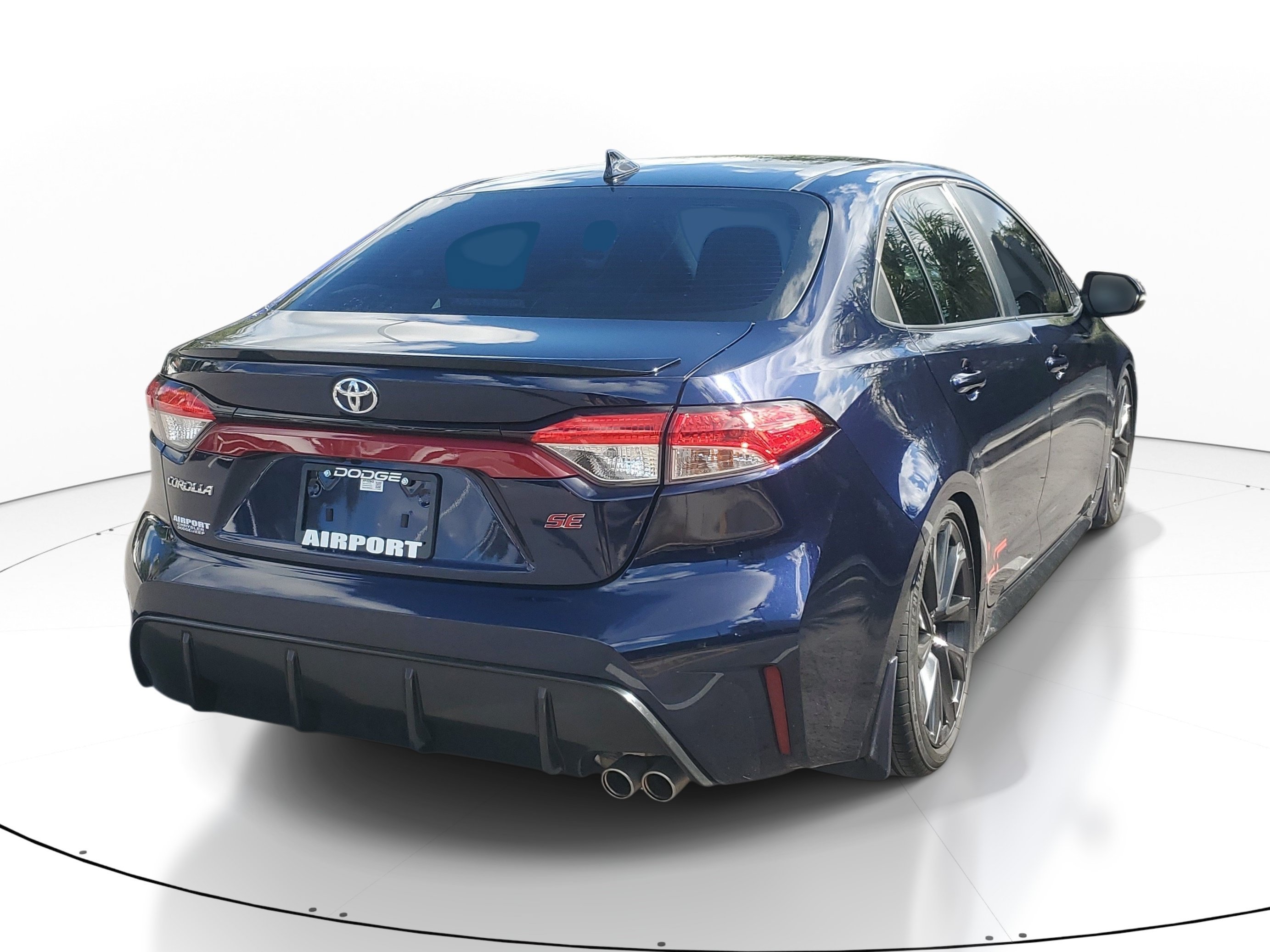 Used 2023 Toyota Corolla SE w/ SE Premium Package FWD image 6