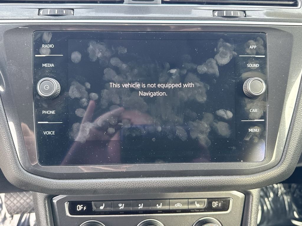 Used 2021 Volkswagen Tiguan SE image 19