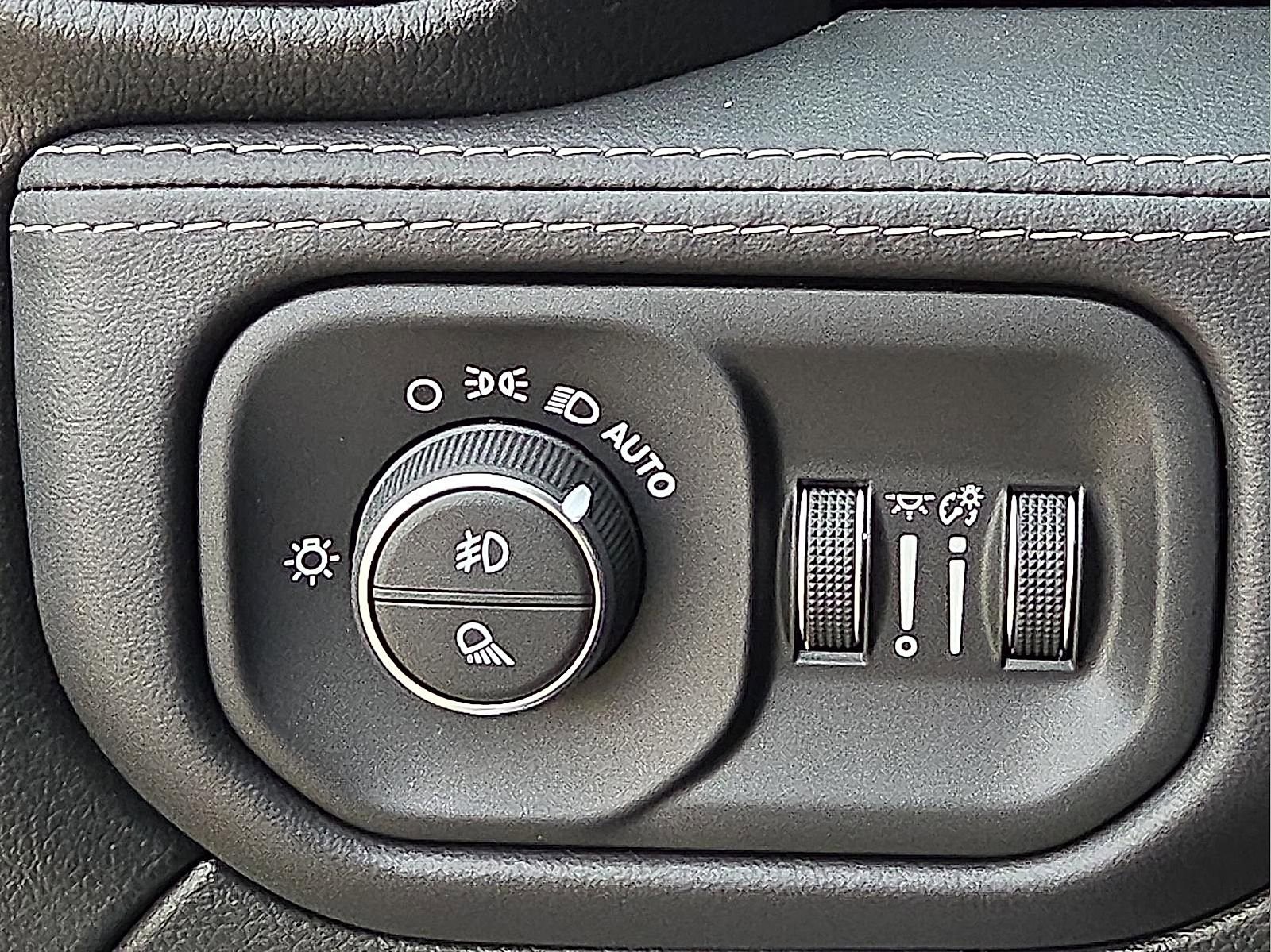 New 2026 RAM 2500 Limited AWD/4WD image 21