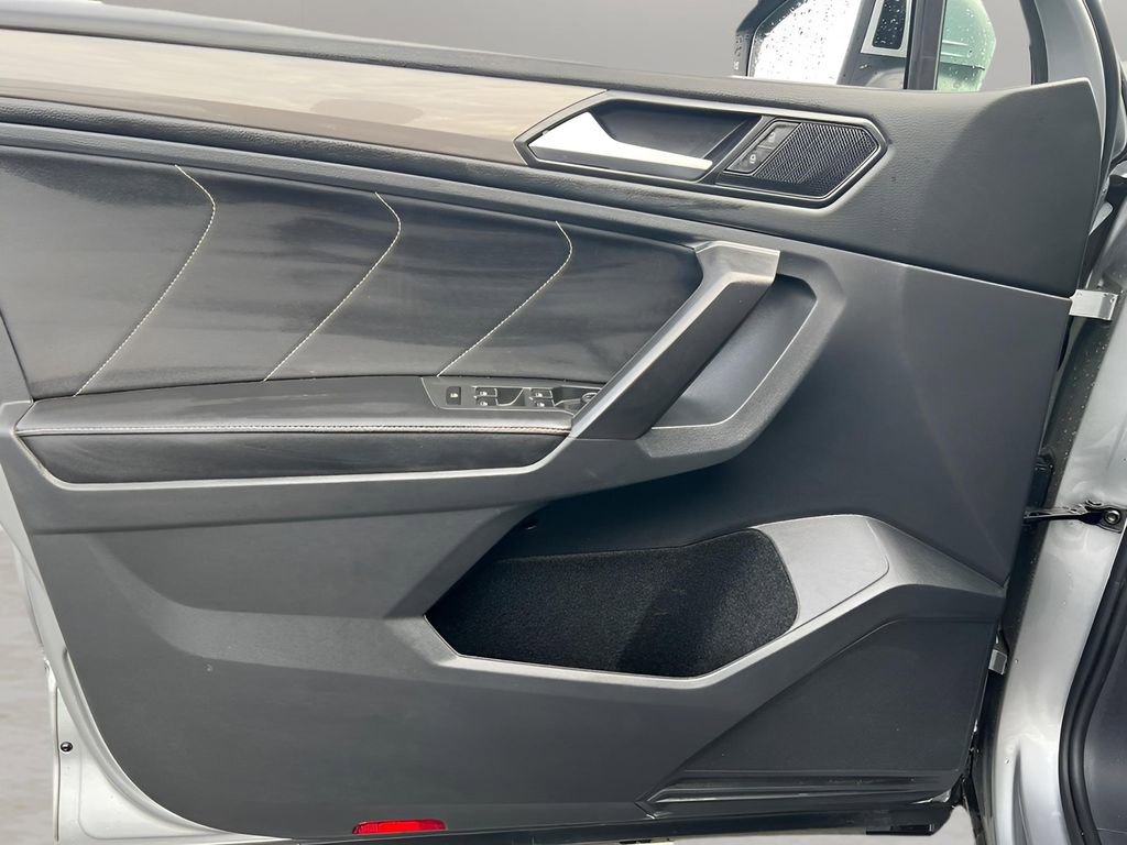 Used 2022 Volkswagen Tiguan SE image 14