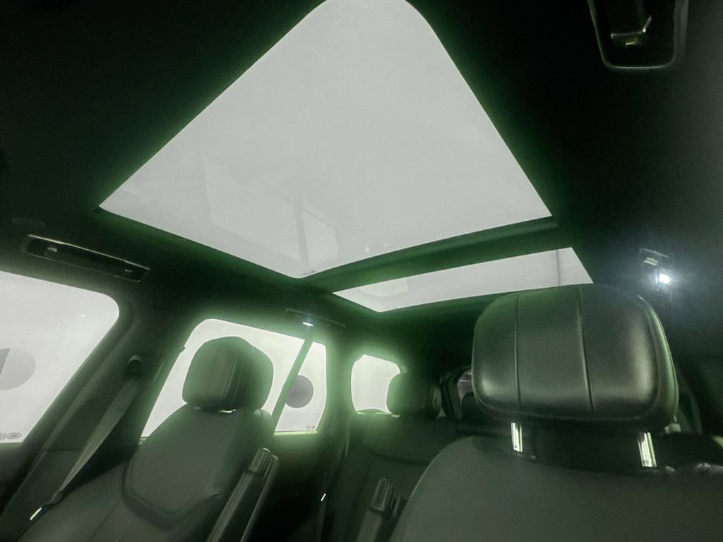 Used 2023 Land Rover Range Rover SE image 21